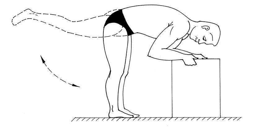 Упражнение 24 2. Держаться за скамейку и попеременно поднимать ноги.